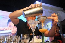 Sợ con theo “nghề nghèo” không đủ sống