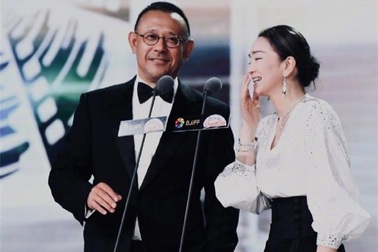 Củng Lợi hội ngộ người tình màn ảnh Khương Văn sau 34 năm