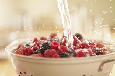 Rửa rau quả - Bạn đã làm đúng cách?