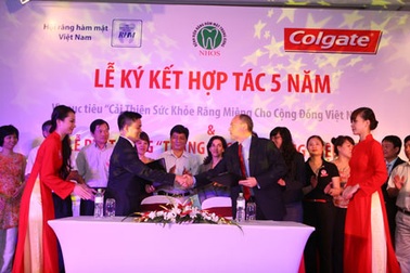 Cơ hội khám răng miễn phí trong tháng 9