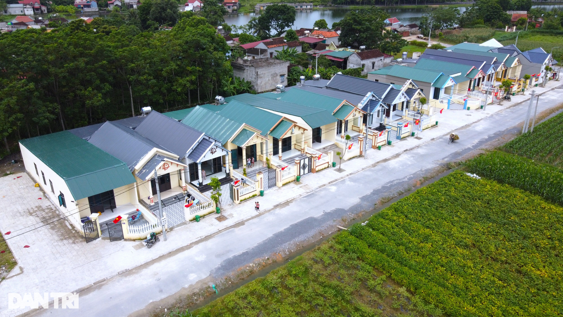 Nước mắt ngày từ sông nước chuyển lên ở khu biệt thự - 12 Nước mắt ngày từ sông nước chuyển lên ở khu biệt thự - 12