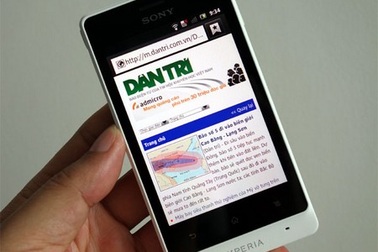 Sony Xperia Go "nồi đồng cối đá" chính hãng giá 8,5 triệu đồng