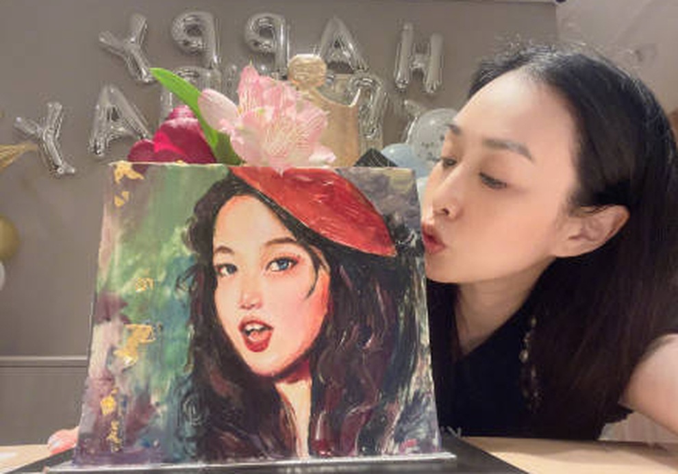 Chung Lệ Đề trẻ đẹp nhờ tình yêu của ông xã kém 12 tuổi - 4 Chung Lệ Đề trẻ đẹp nhờ tình yêu của ông xã kém 12 tuổi - 4