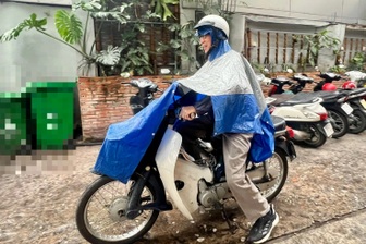 Người thầy "huyền thoại" bị bảo vệ gọi lại vì nhầm là học sinh