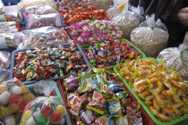 Bộ Y tế tăng cường kiểm soát thực phẩm Tết 