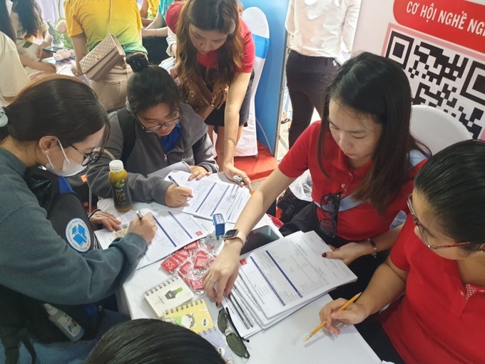 Trung tâm Dịch vụ việc làm Thanh niên thường xuyên tổ chức chương trình kết nối việc làm cho sinh viên.