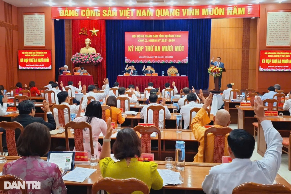 Sau hợp nhất, cần có chính sách hỗ trợ cán bộ ở xa về Đà Nẵng công tác - 2 Sau hợp nhất, cần có chính sách hỗ trợ cán bộ ở xa về Đà Nẵng công tác - 2