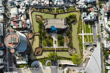 Chiêm ngưỡng cổ thành với tường cao, hào sâu giáp biển Đà Nẵng