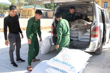 Truy đuổi phương tiện chở hàng lậu lúc rạng sáng trên Quốc lộ