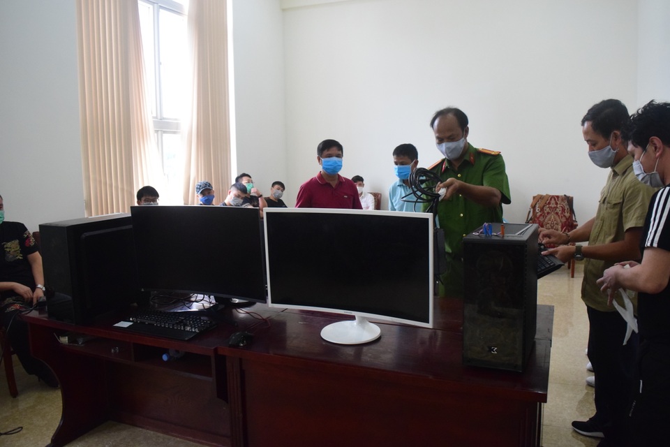 Phạt 140 triệu đồng, buộc xuất cảnh nhóm người Trung Quốc - 1 Phạt 140 triệu đồng, buộc xuất cảnh nhóm người Trung Quốc - 1