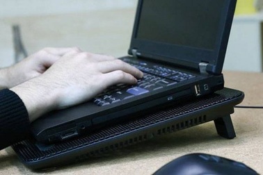 Có cần thiết mua đế tản nhiệt cho máy tính xách tay?