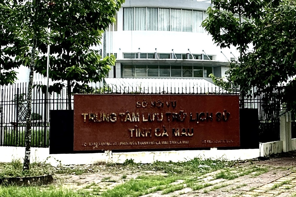 Kỷ luật Giám đốc Trung tâm lưu trữ lịch sử Cà Mau - 1 Kỷ luật Giám đốc Trung tâm lưu trữ lịch sử Cà Mau - 1