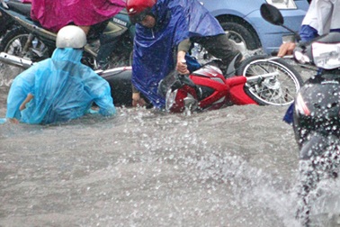 Dùng radar theo dõi mưa tại Hà Nội