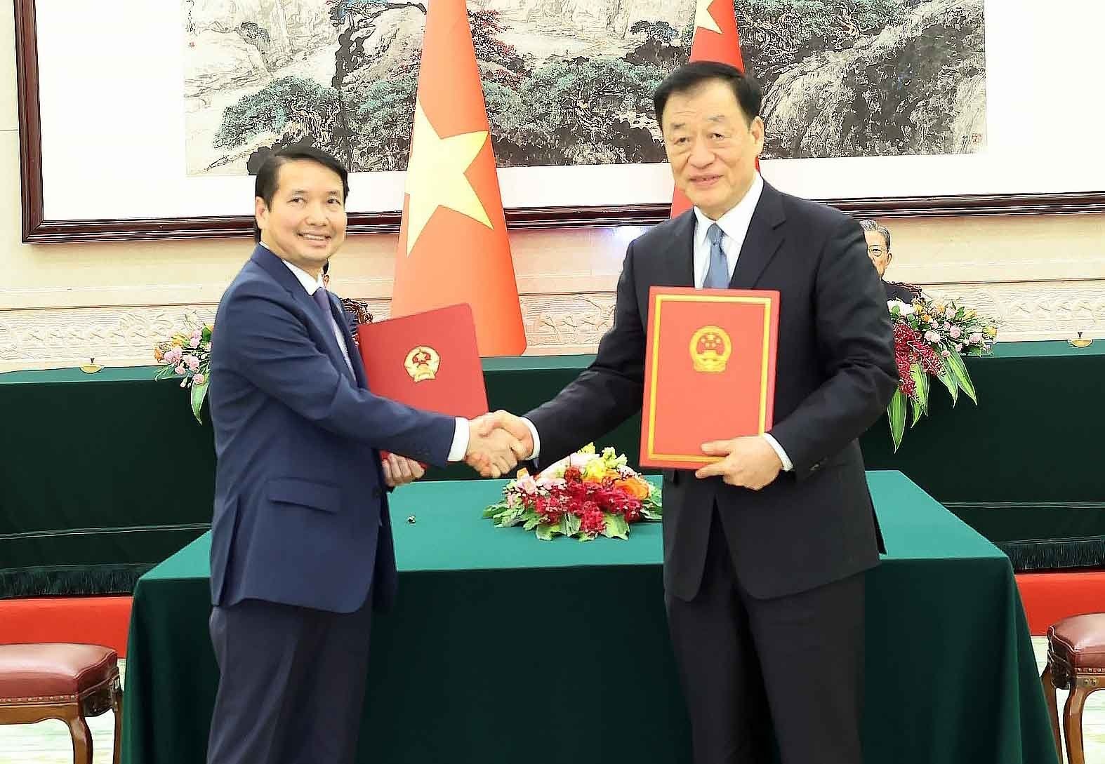 Việt - Trung chia sẻ kinh nghiệm trong công tác lập pháp, quản lý đất nước - 4