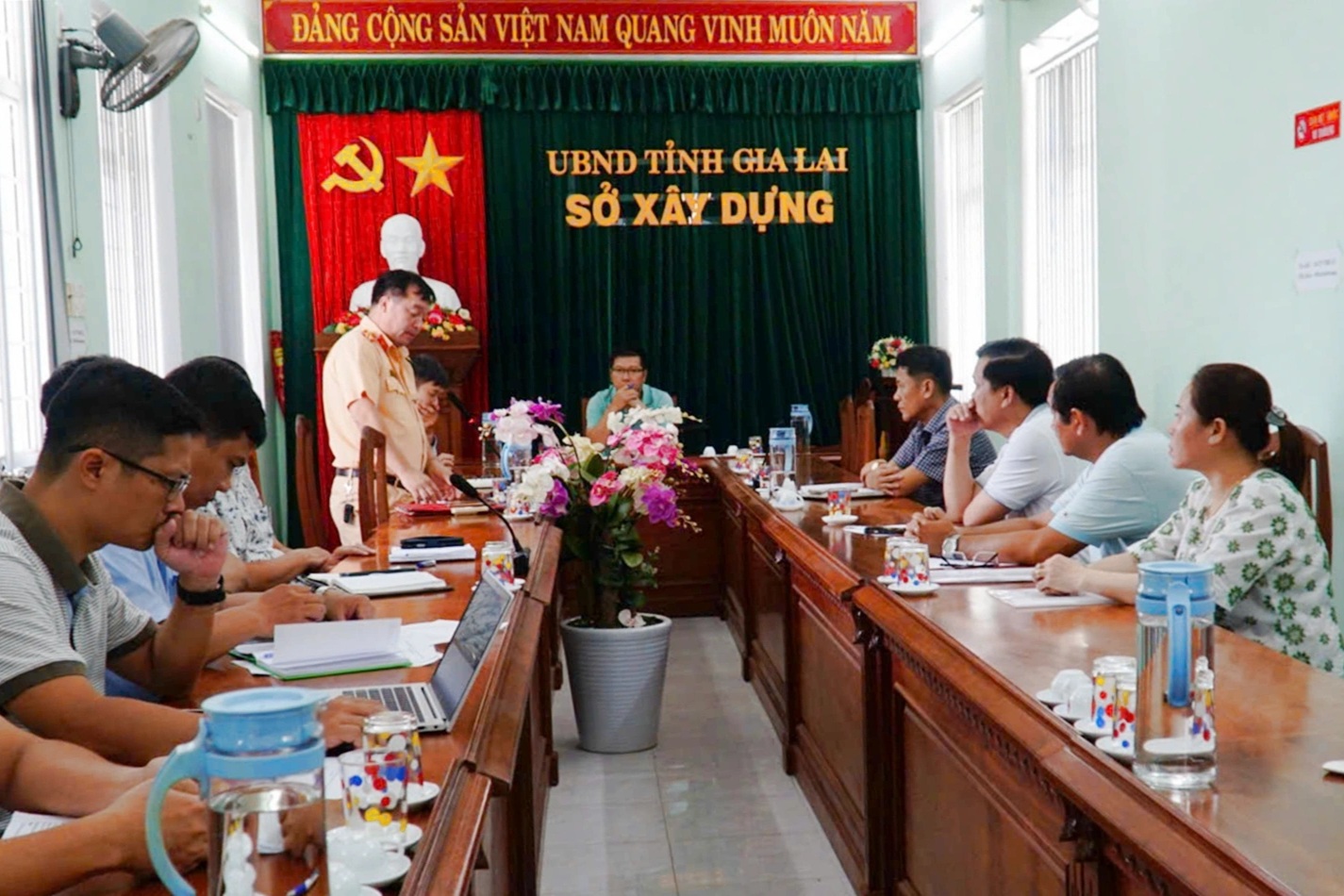 Tạm dừng hoạt động xe điện du lịch sau vụ tai nạn khiến 3 người thương vong - 1
