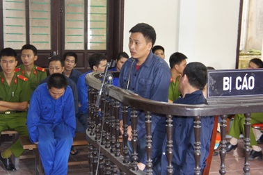 Xét xử đường dây buôn hàng trăm bánh heroin xuyên quốc gia