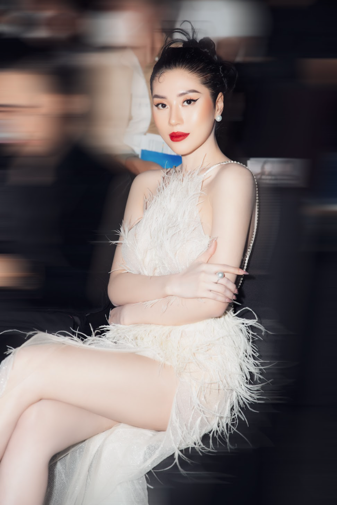 Hoa hậu Tô Diệp Hà gợi cảm thu hút mọi ánh nhìn trên thảm đỏ - 4 Hoa hậu Tô Diệp Hà gợi cảm thu hút mọi ánh nhìn trên thảm đỏ - 4