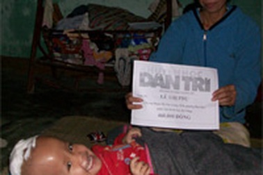 Quà của bạn đọc tiếp tục đến với bé Phạm Thị Thu Giang