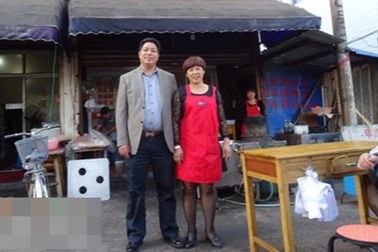 Giúp đỡ chàng trai khó khăn, 20 năm sau được trả ơn tiền tỷ