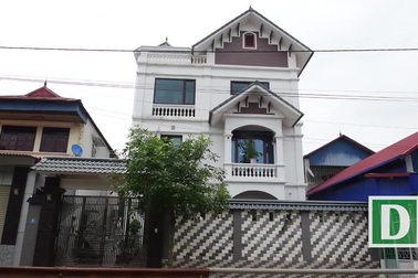 Choáng ngợp với căn biệt thự bề thế và nội thất sang trọng của danh hài Chiến Thắng (Video: Toàn Vũ)