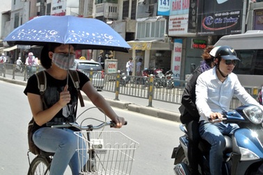 Miền Trung tiếp diễn nắng nóng, miền Bắc hạ nhiệt