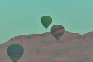 Colossi of Memnon - những pho tượng biết hát