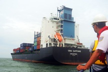 “Chân dung” tàu nước ngoài đâm gãy đôi tàu cá Việt Nam