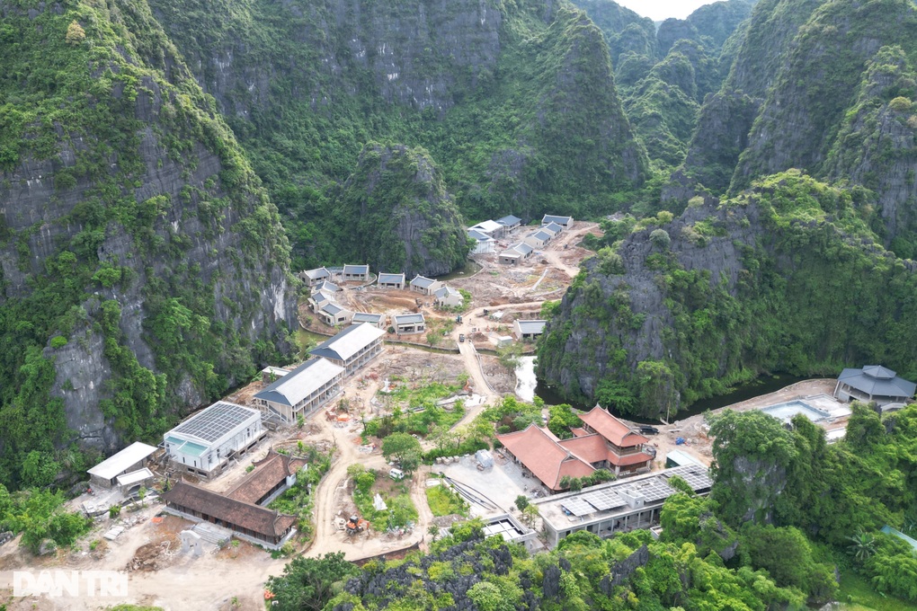 Khu nghỉ dưỡng xây dựng vi phạm giữa vùng lõi di sản thế giới Tràng An - 1 Khu nghỉ dưỡng xây dựng vi phạm giữa vùng lõi di sản thế giới Tràng An - 1