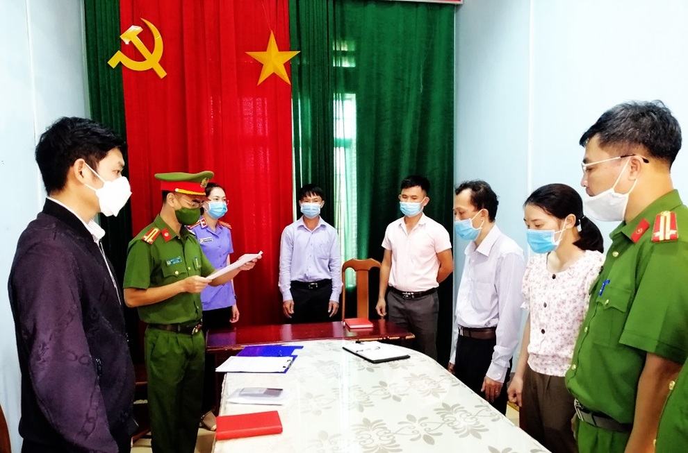 Tiếp tay làm sổ đỏ giả, nhiều cán bộ huyện ở Gia Lai dính vào vòng lao lý - 1 Tiếp tay làm sổ đỏ giả, nhiều cán bộ huyện ở Gia Lai dính vào vòng lao lý - 1
