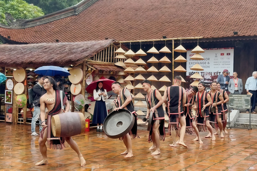 Nghệ nhân mang hơi thở Tây Nguyên đến Festival Thăng Long - Hà Nội 2025 - 2
