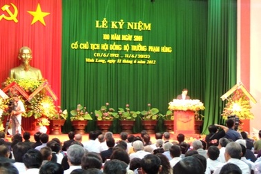 "Mãi mãi biết ơn công lao to lớn của đồng chí Phạm Hùng" 