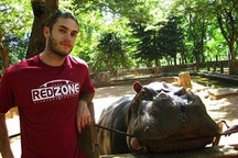 Thành triệu phú USD nhờ giúp hàng vạn người săn vé máy bay rẻ