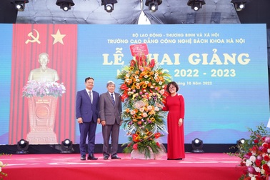 Trường Cao đẳng Công nghệ Bách khoa Hà Nội khai giảng năm học mới