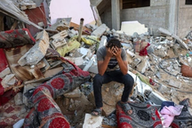 Gaza bị "bóp nghẹt" trong chiến sự, thi thể không còn túi đựng