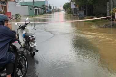 Quảng Nam hứng mưa cực lớn, nhiều nơi ngập sâu