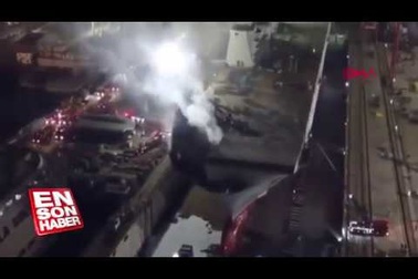 Tàu sân bay đầu tiên của Thổ Nhĩ Kỳ bốc cháy tại cảng