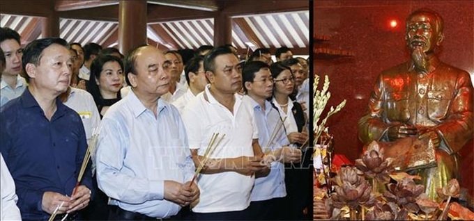Chủ tịch nước chủ trì lễ dâng hương kỷ niệm 53 năm ngày mất của Chủ tịch Hồ Chí Minh và 53 năm thực hiện Di chúc thiêng liêng của Người. Ảnh: TTX