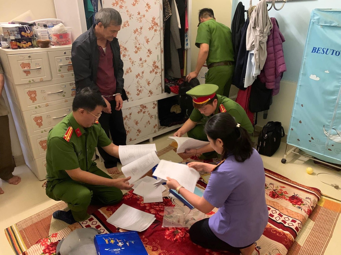 Bắt nguyên Chủ tịch Hội đồng quản trị Công ty dâu tằm tơ Mộc Châu - 2 Bắt nguyên Chủ tịch Hội đồng quản trị Công ty dâu tằm tơ Mộc Châu - 2
