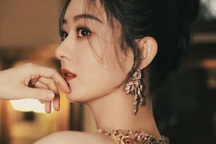 "Bỏ rơi" Vương Nhất Bác và "nước cờ" mới của Triệu Lệ Dĩnh