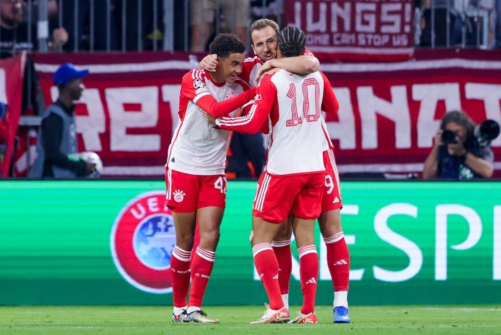 Bayern Munich hạ Man Utd trong cơn mưa bàn thắng ở Allianz Arena - 2