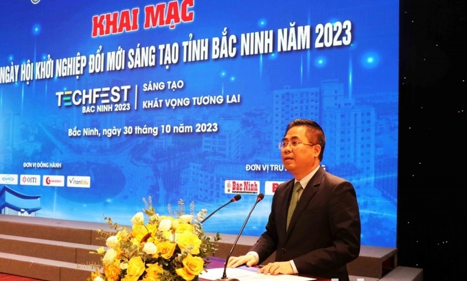 Thứ trưởng Bộ Khoa học và Công nghệ Nguyễn Hoàng Giang đề nghị tỉnh Bắc Ninh cần đẩy mạnh thương mại hóa sản phẩm của các doanh nghiệp trẻ.