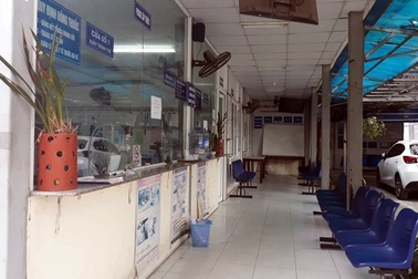 Người cha nơi cửa tử, quay đầu nhìn con gái với ước nguyện nhói lòng