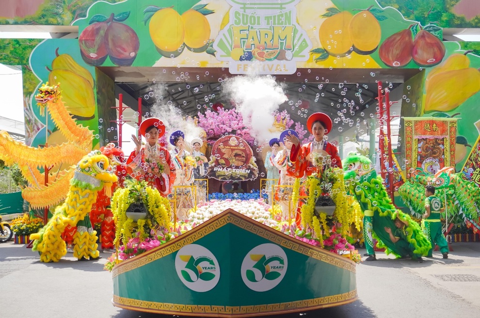 ស្វែងយល់ពីសកម្មភាពពិធីបុណ្យពិសេសអបអរសាទរខួបលើកទី៣០នៃពិធីបុណ្យ Suoi Tien - ៥ Khám phá chuỗi hoạt động lễ hội đặc sắc mừng 30 năm Suối Tiên - 5