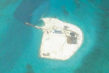 Trung Quốc ra sức cải tạo phi pháp, biến 6 bãi đá ở Trường Sa thành đảo