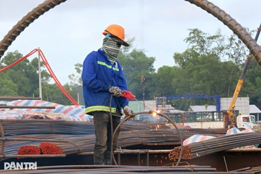 Bứt tốc thi công "siêu dự án" trung tâm hội nghị APEC ở Phú Quốc