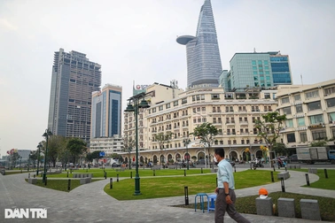 "Bắt mạch" nghịch lý phát triển ở TPHCM: Nội lực lớn... vì sao đi giật lùi?