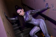 Con gái nuôi của Hoài Linh hóa người nhện gợi cảm trong dịp Halloween