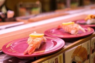 "Khủng bố sushi" gây hoang mang ở Nhật Bản