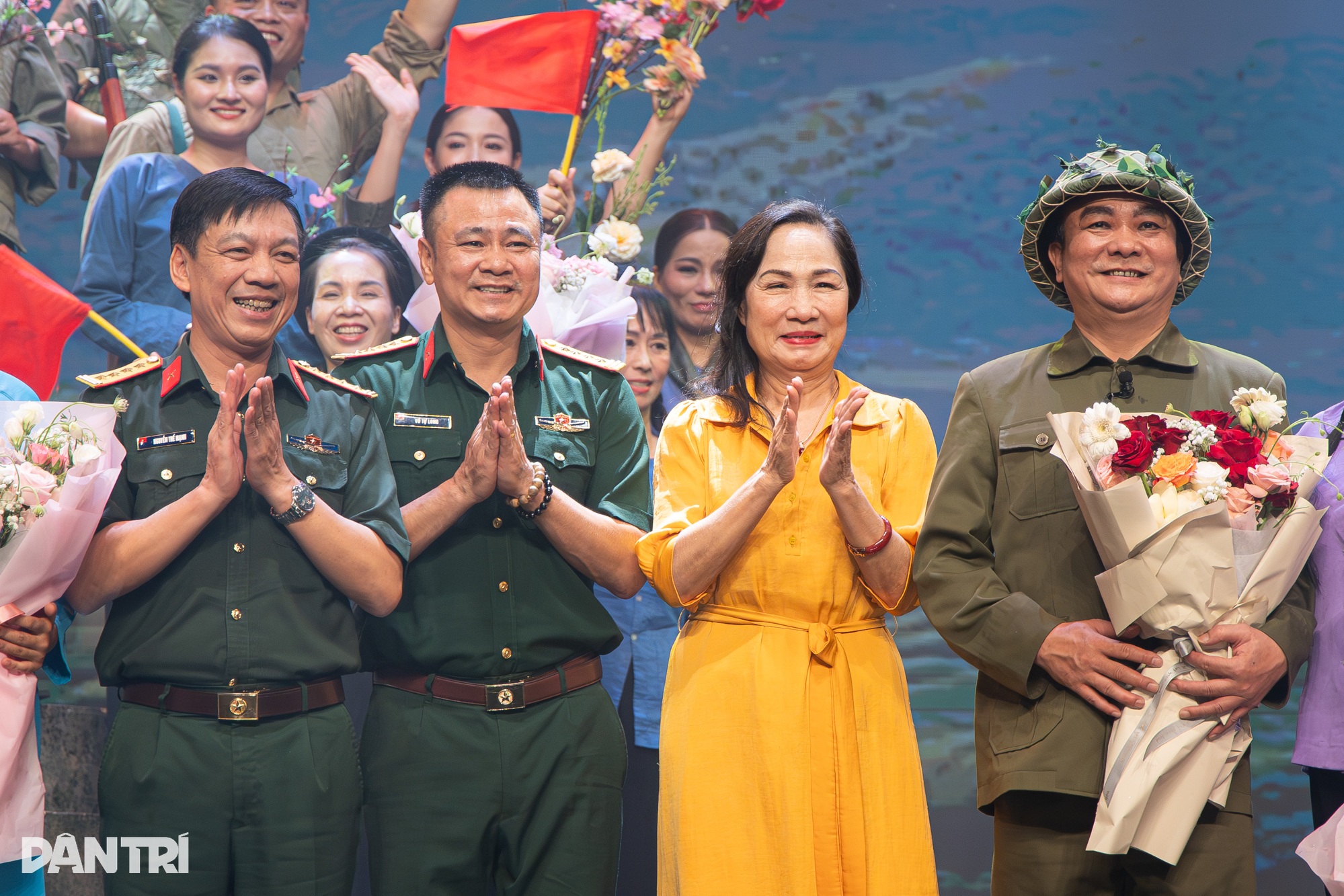 Vở chèo về Đại tướng Võ Nguyên Giáp lay động nhiều thế hệ khán giả - 13