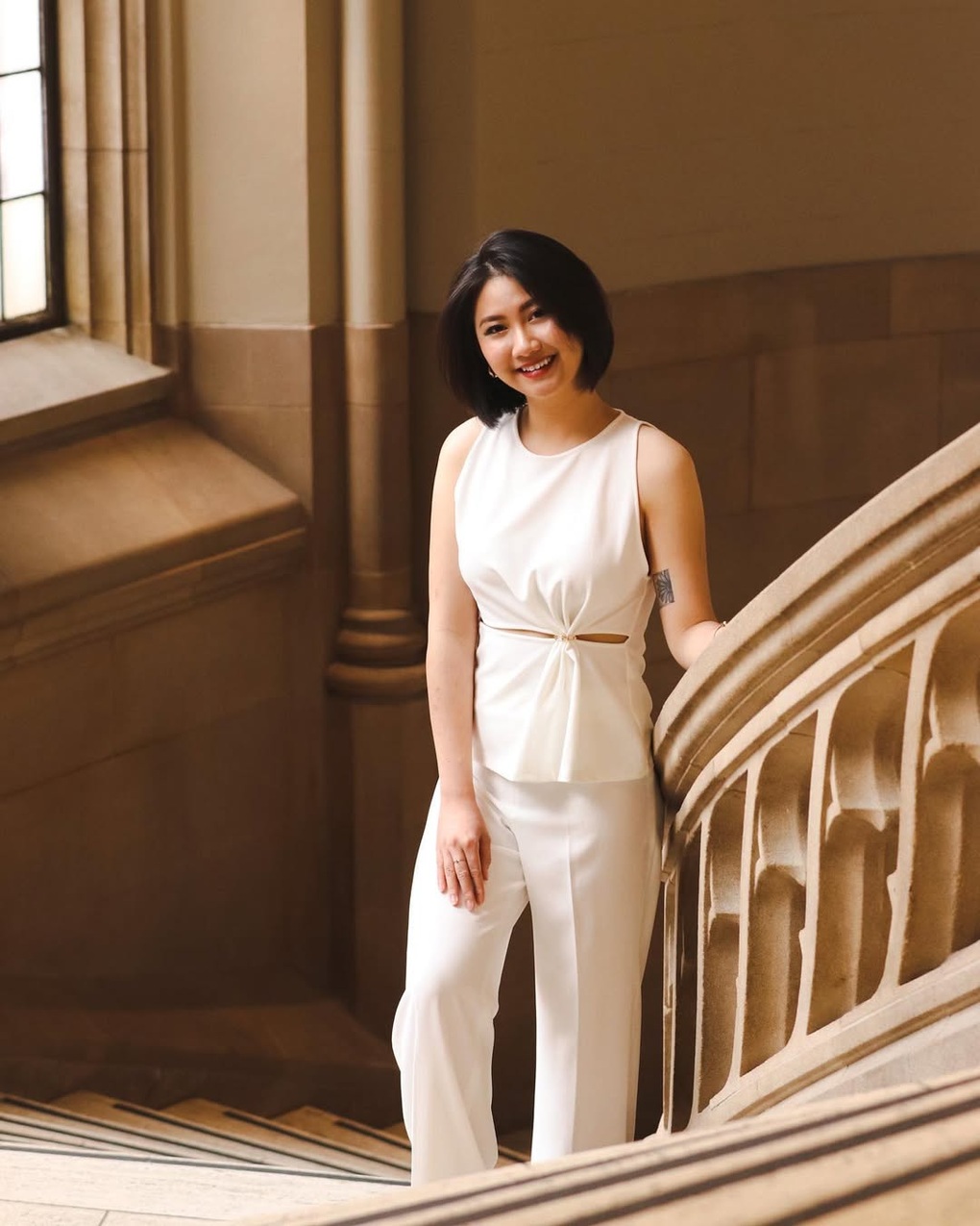 Hoa hậu Phương Linh nói về hình xăm trên tay, BTC bác bỏ nghi vấn thiên vị - 2 Hoa hậu Phương Linh nói về hình xăm trên tay, BTC bác bỏ nghi vấn thiên vị - 2